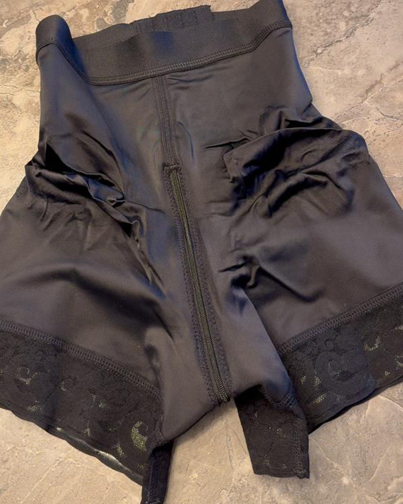 Pantalones cortos adelgazantes con botones y cintura alta