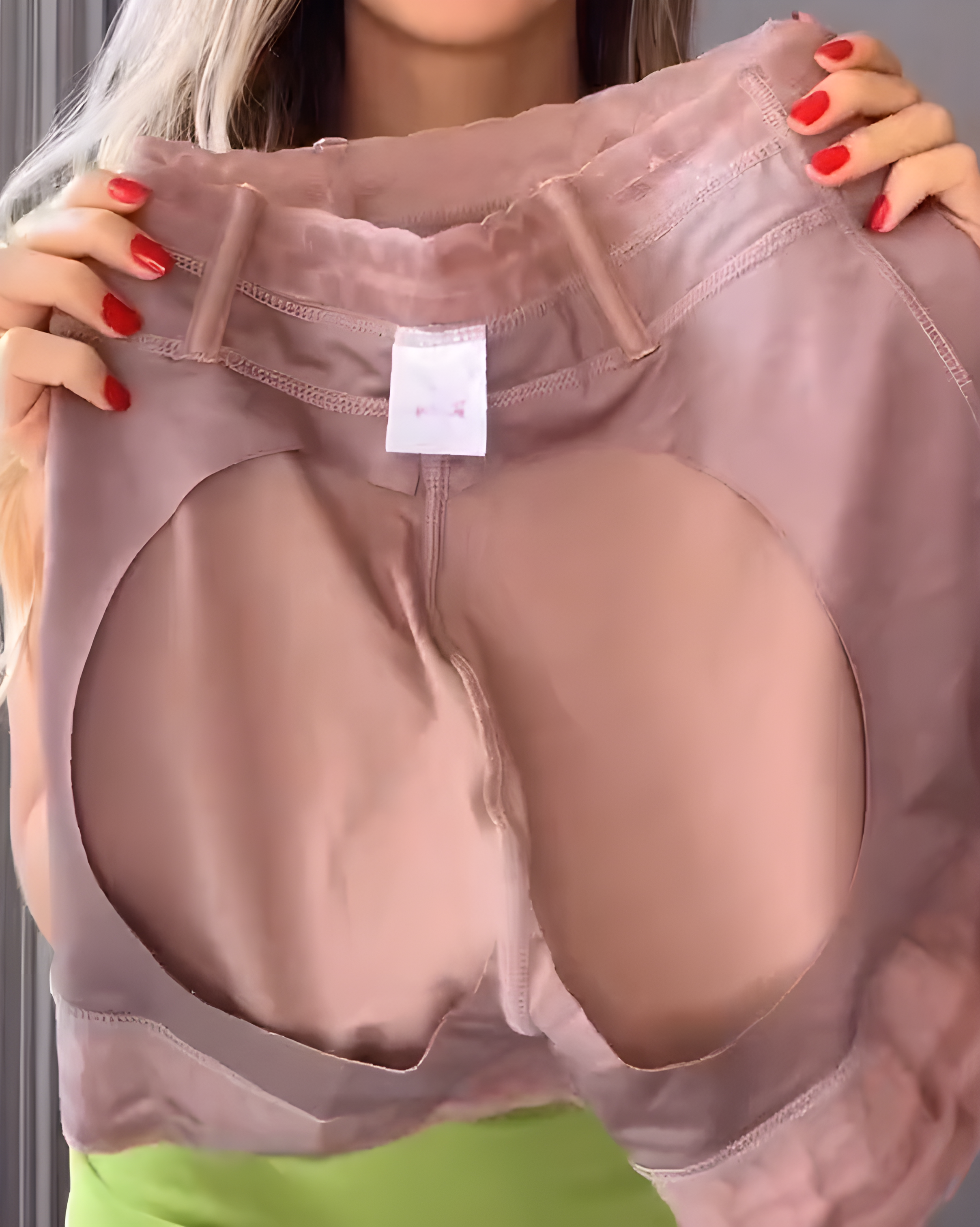 Pantalones cortos de cintura alta que moldean la cadera