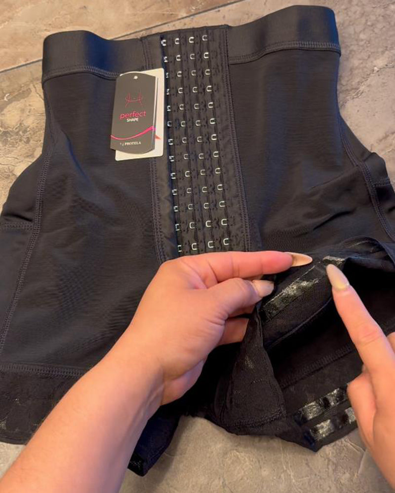Pantalones cortos adelgazantes con botones y cintura alta