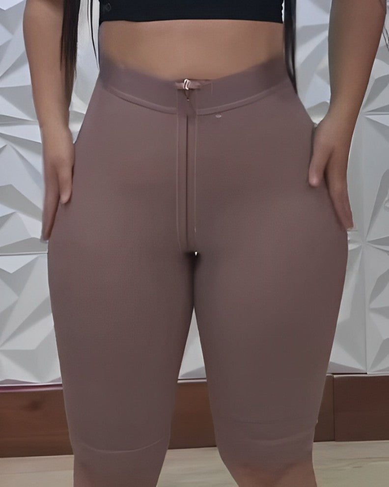 Mittellange Shaper-Shorts mit Reißverschluss vorne